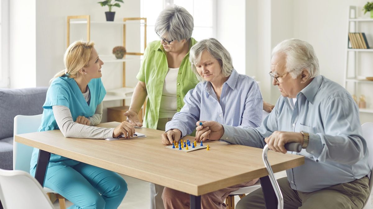 Stát lidem dá superdávku i na bydlení v domovech pro seniory či handicapované